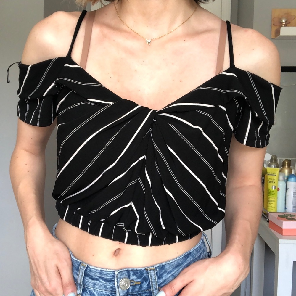 Black and white stripe crop top